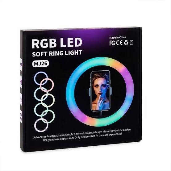 رينج لايت RGB (إضاءة دائرية ملونة) طراز MJ33، وهو أداة إضاءة احترافية مصممة خصيصاً لصناع المحتوى على منصات مثل تيك توك ويوتيوب، بالإضافة لخبراء التجميل
